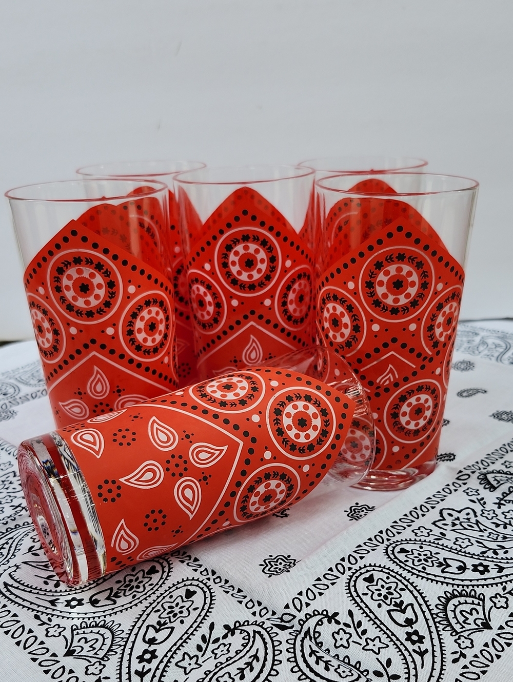 VINTAGE BANDANA PRINT SET OF 6 GLASS TUMBLERS - Picture 7 of 9